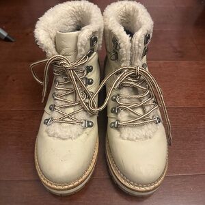 Alpine Design Cream Winter Boots